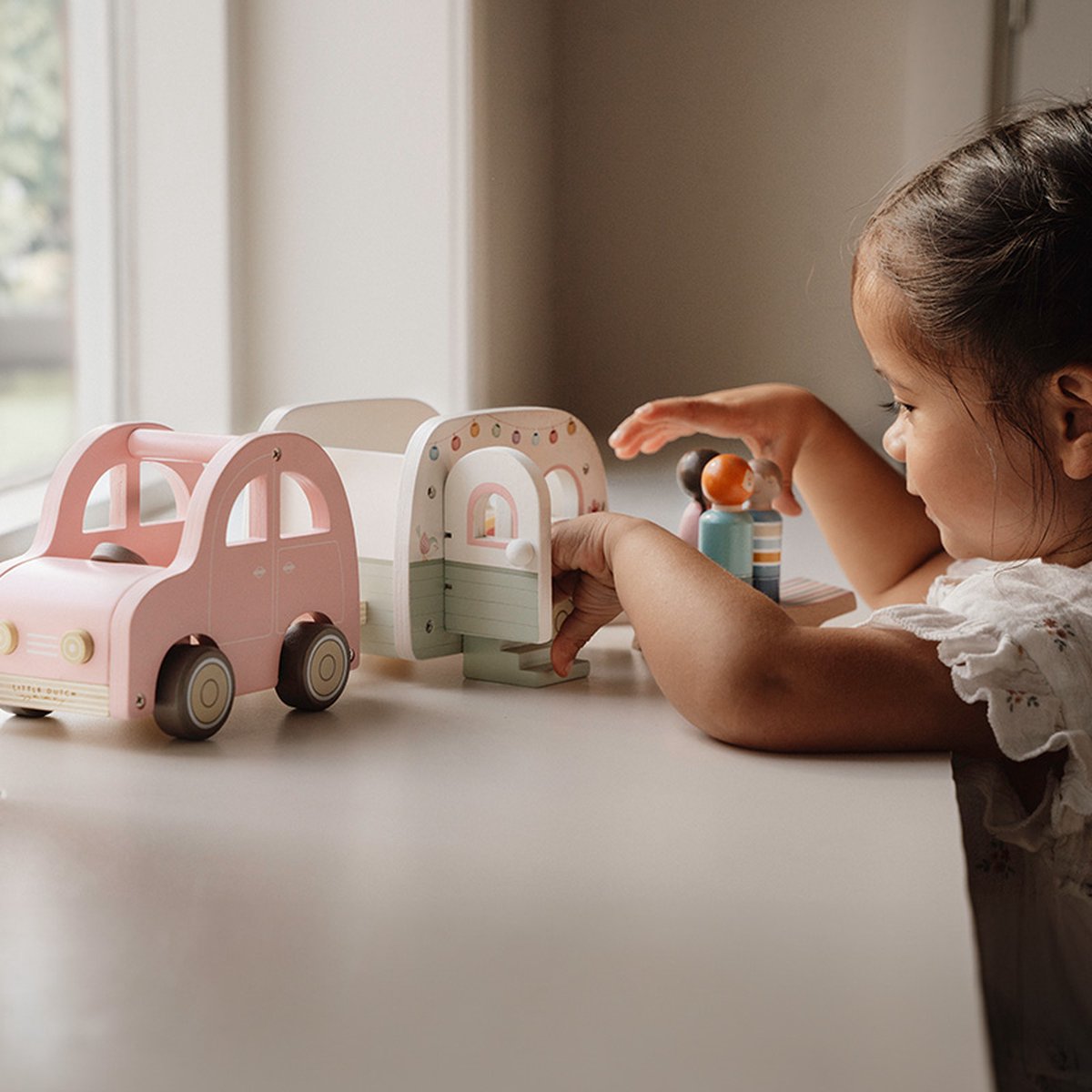 Speelgoed auto met caravan FSC